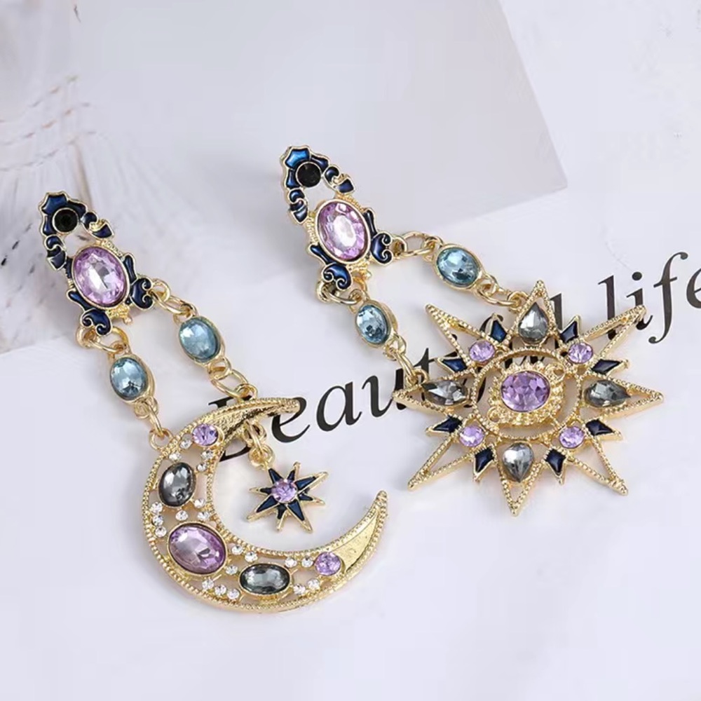 🎁 Star and Moon dangle earrings